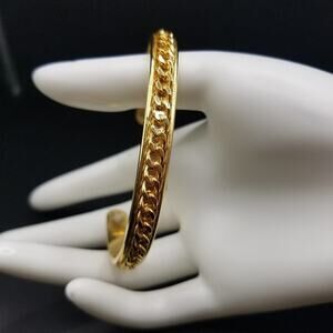 Vintage Gold Tone Chain Cuff Bracelet, 6 1/4 Inches from tip to tip